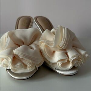 Elegant Cream Women's Shoes with Floral Design